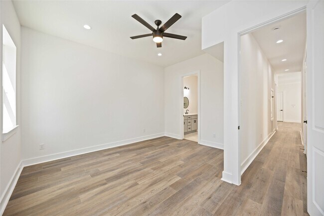 Building Photo - 6528 Tuskegee St