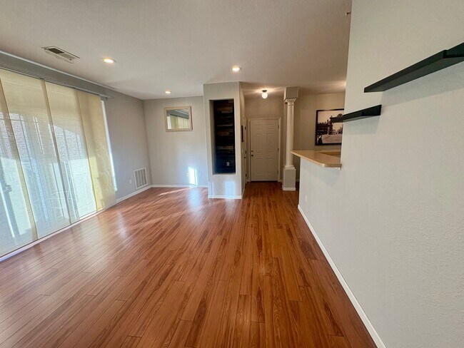 Building Photo - 9518 W San Juan Cir