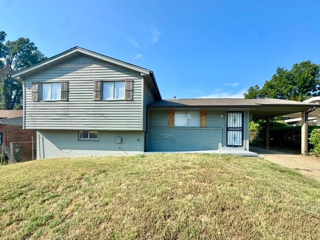 Primary Photo - 784 Western Park Dr