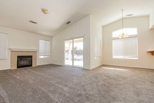 Building Photo - COMING SOON!! Cozy 3-Bedroom, 2-Bath Home in Merced