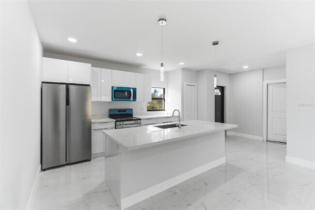 Building Photo - 107 East 15th Street