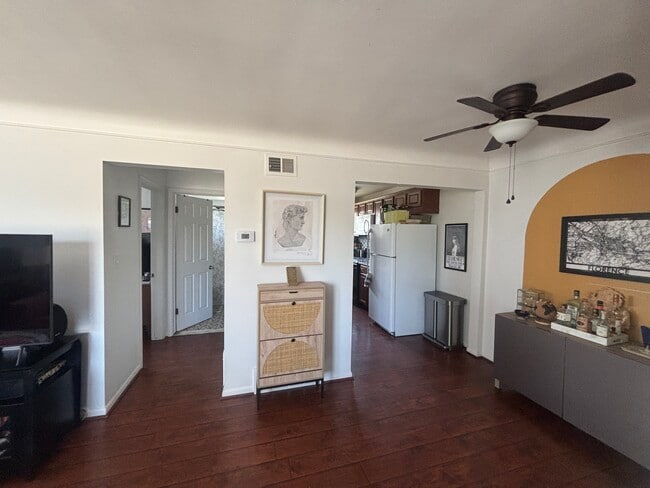 Building Photo - 219 W 12 Mile Rd