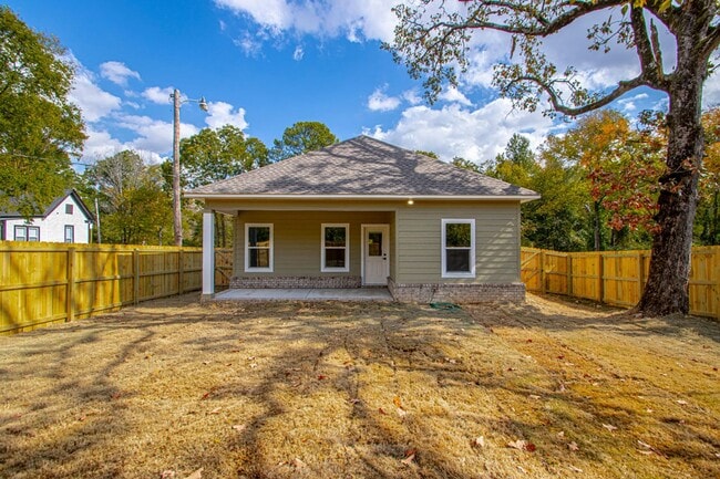 Building Photo - Move-In Ready New Construction Near Downtown & Hospitals!