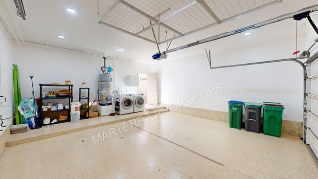 Building Photo - 2-bedroom Townhome in Irvine!