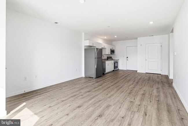 Building Photo - 915 N Broad St