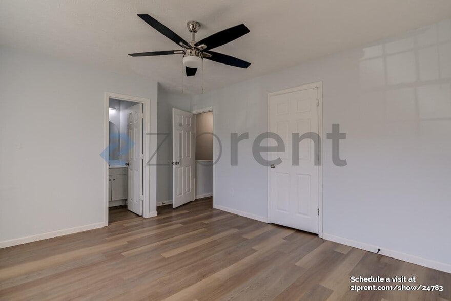 Building Photo - Unit A