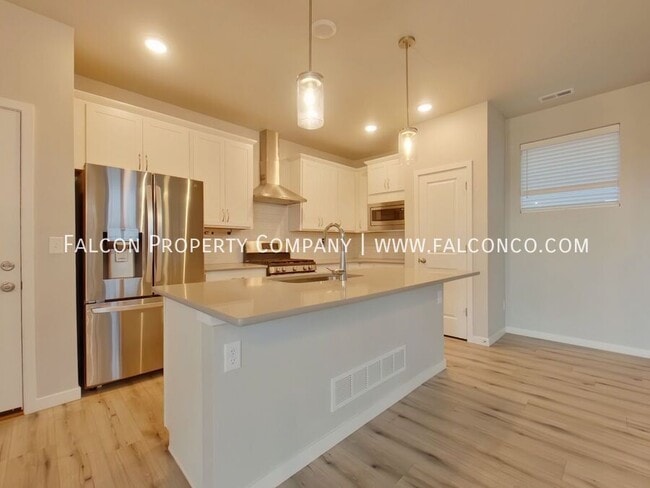 Building Photo - 6381 Wingding Point