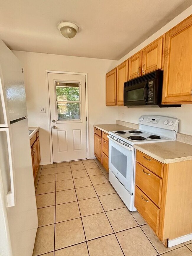 Building Photo - 443 Kinaole Cir