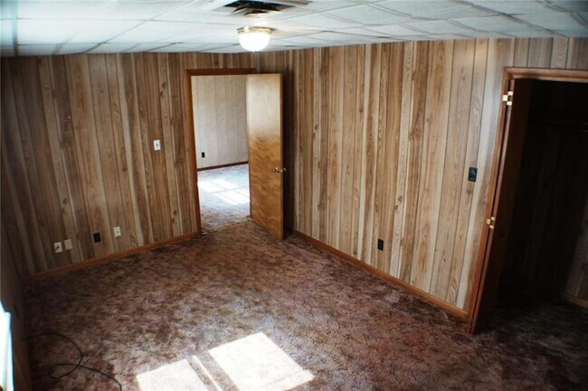 Building Photo - 5550 County Rd 2200