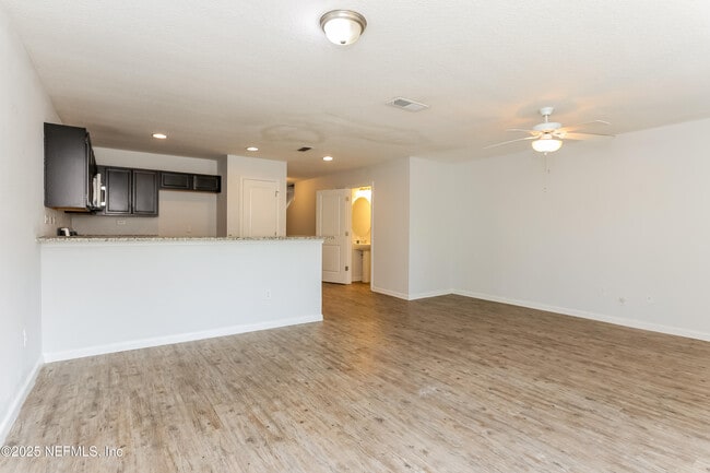 Building Photo - 522 Eiseman Wy