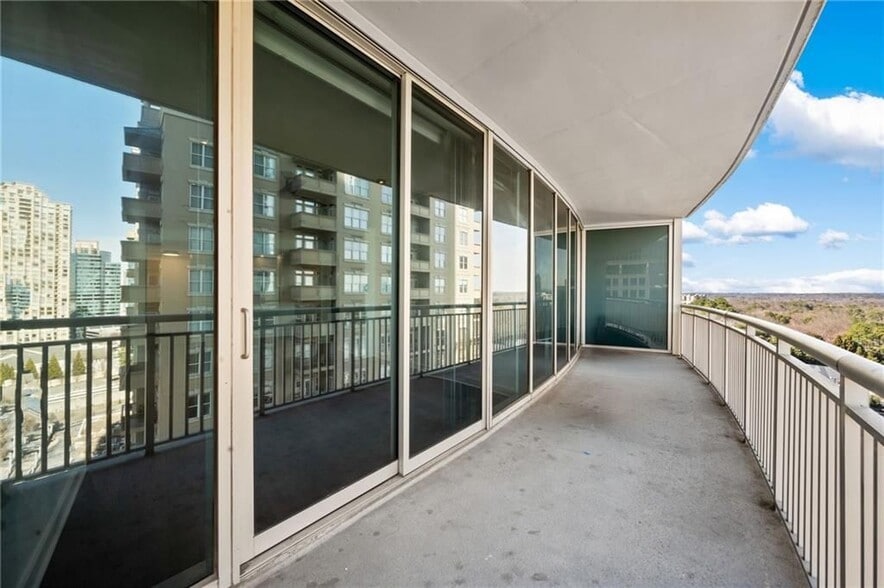 Building Photo - 3338 Peachtree Rd