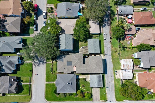 Building Photo - 4708 Woodrow Ave