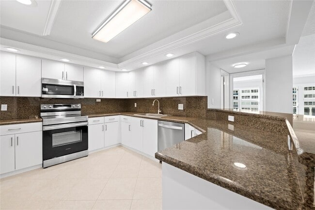 Building Photo - 3500 Galt Ocean Dr