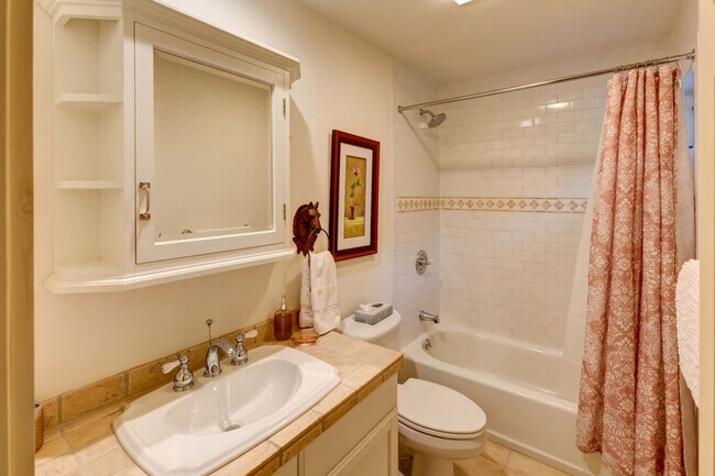 Building Photo - 74 Harvest Ln