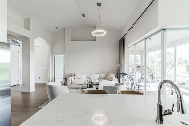 Building Photo - 2888 Phoenix Palm Terrace