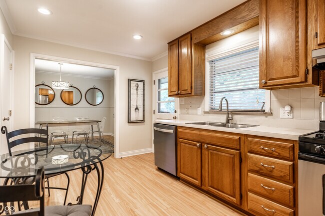 Building Photo - 8071 Allisonville Rd