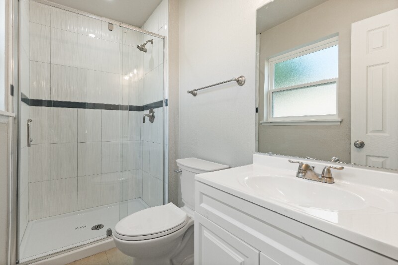 Building Photo - 819 Wateka Way