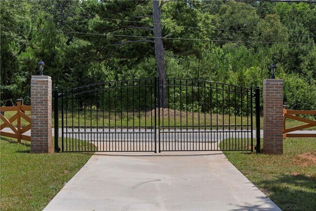 Building Photo - 5245 Stonewall Tell Rd