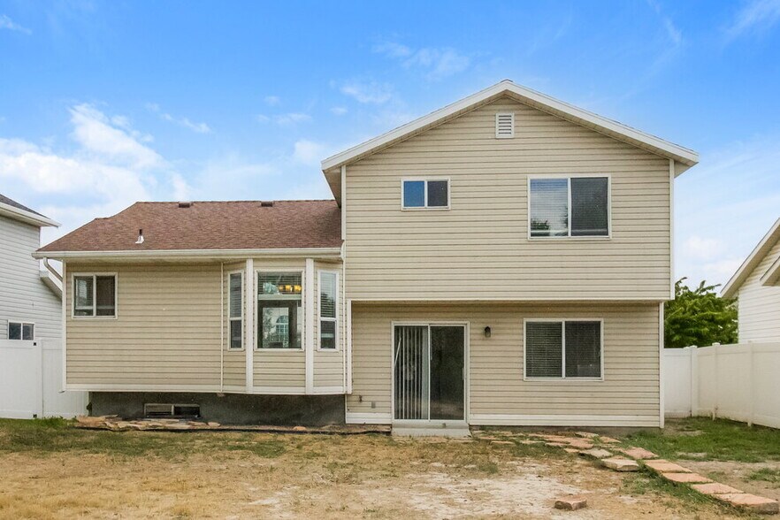 Building Photo - 6129 Crystal River Dr