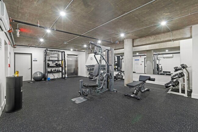 Building Photo - 433 62nd St