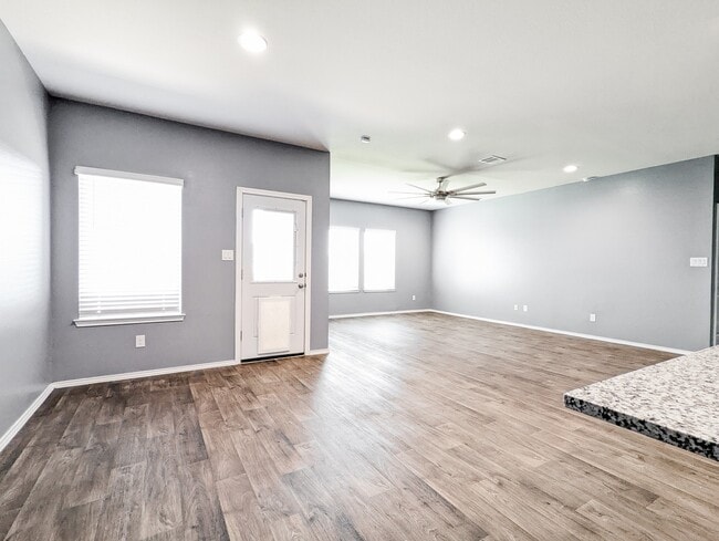 Building Photo - 14541 Montclair Way