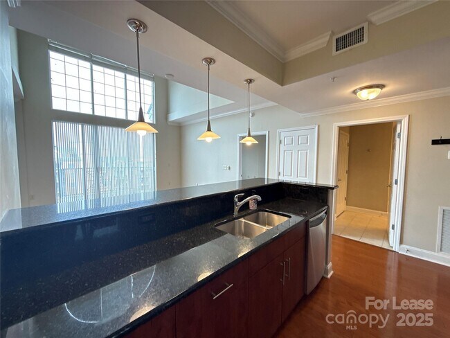 Building Photo - 300 W 5th St