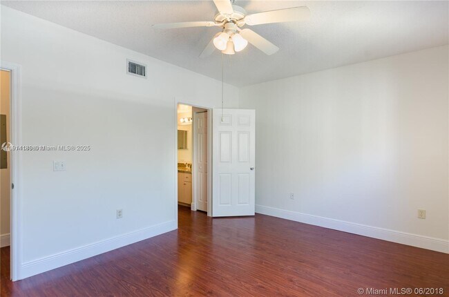 Building Photo - 2458 Centergate Dr