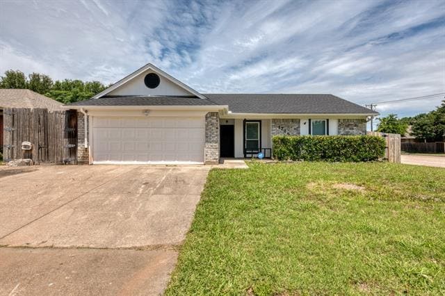 Building Photo - 1700 Willow Vale Dr