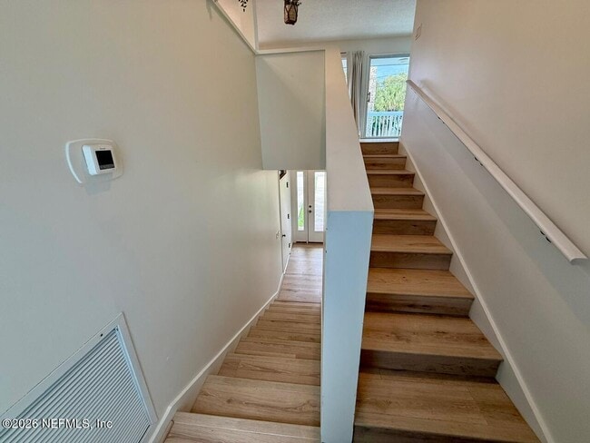 Building Photo - 222 7th St