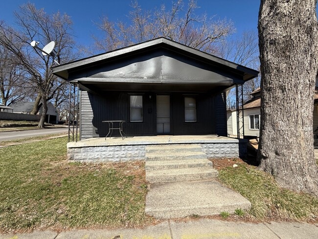 Building Photo - 400 Aspenwald Ave