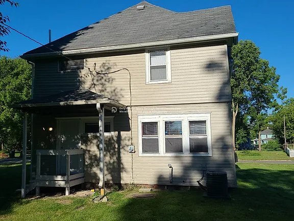 Building Photo - 532 Blaine Ave