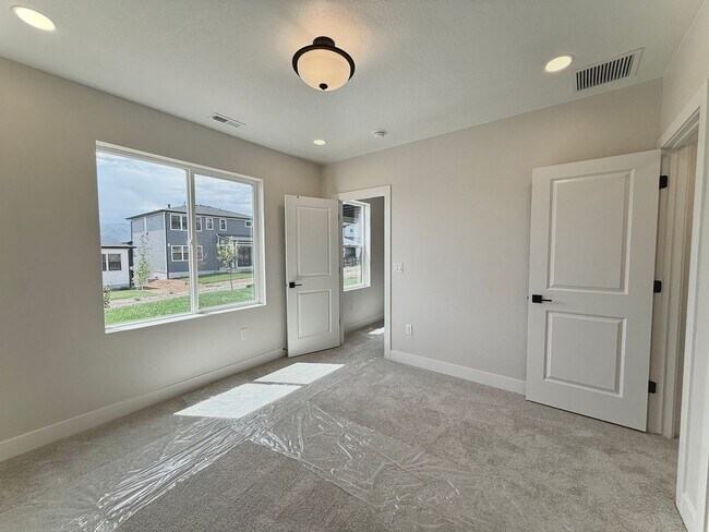 Building Photo - 2179 N Paradise Flt Ln