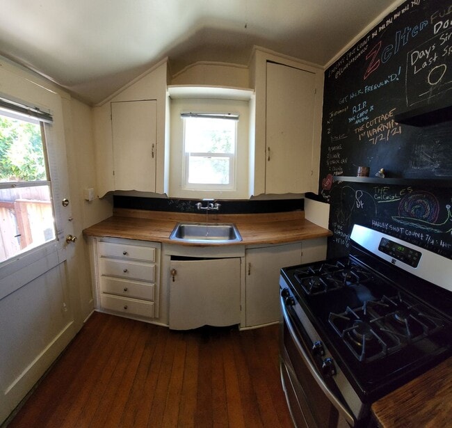 Building Photo - Jeffrey and Foothill Properties