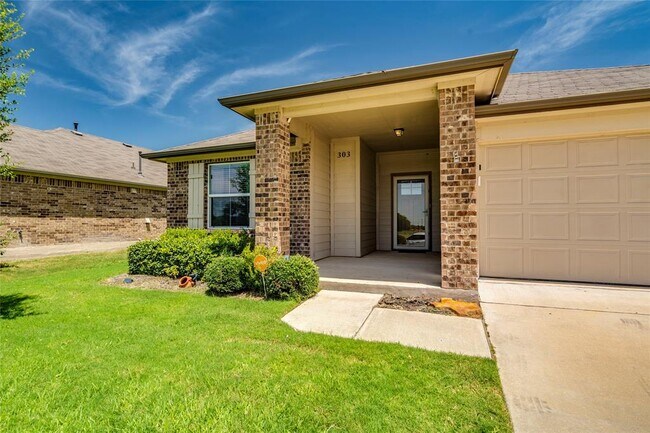 Building Photo - 303 Marimoor Dr