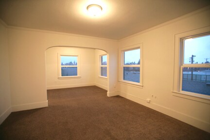 Building Photo - 3910 S Yakima Ave
