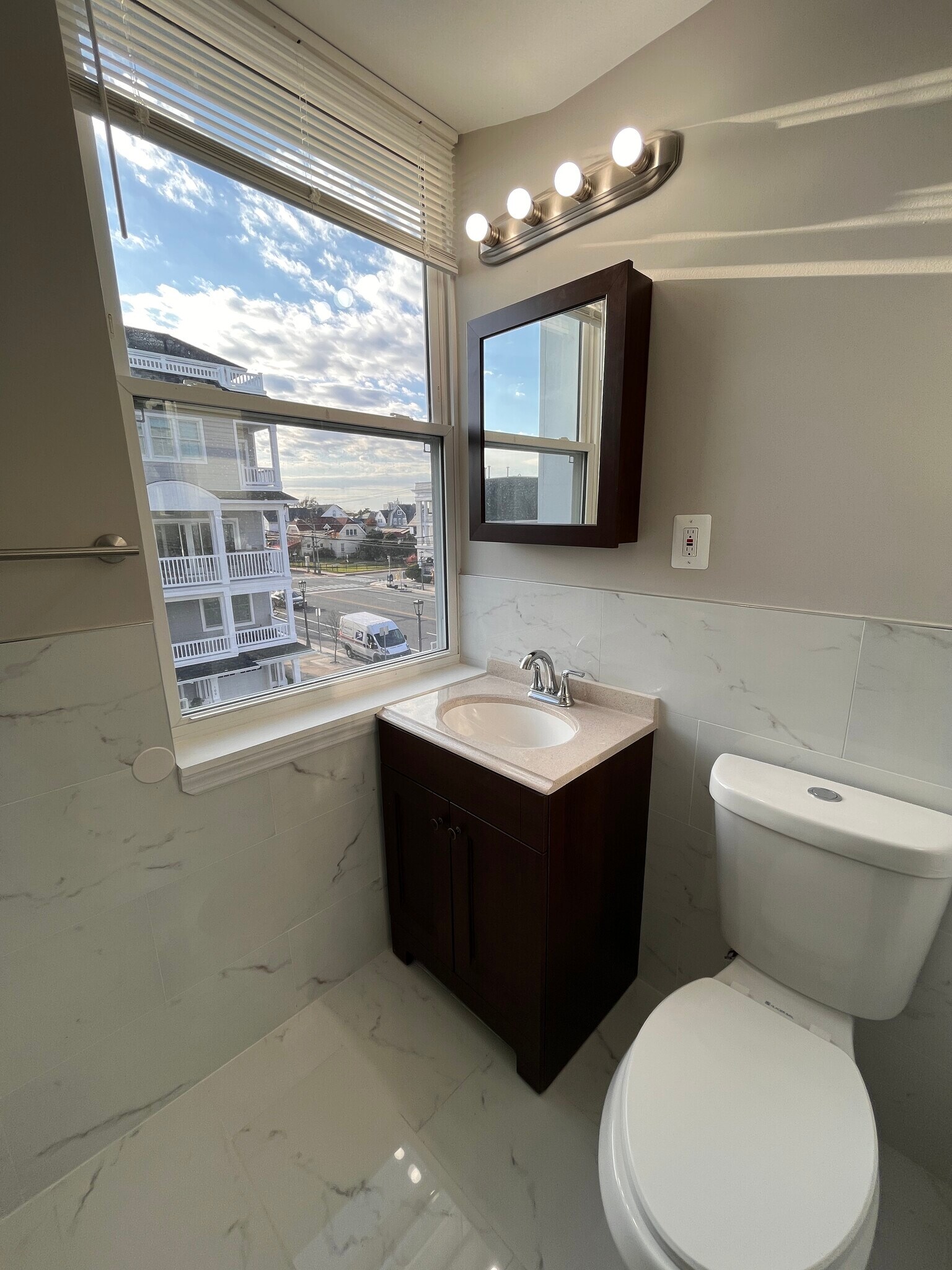 Building Photo - 101 S Victoria Ave