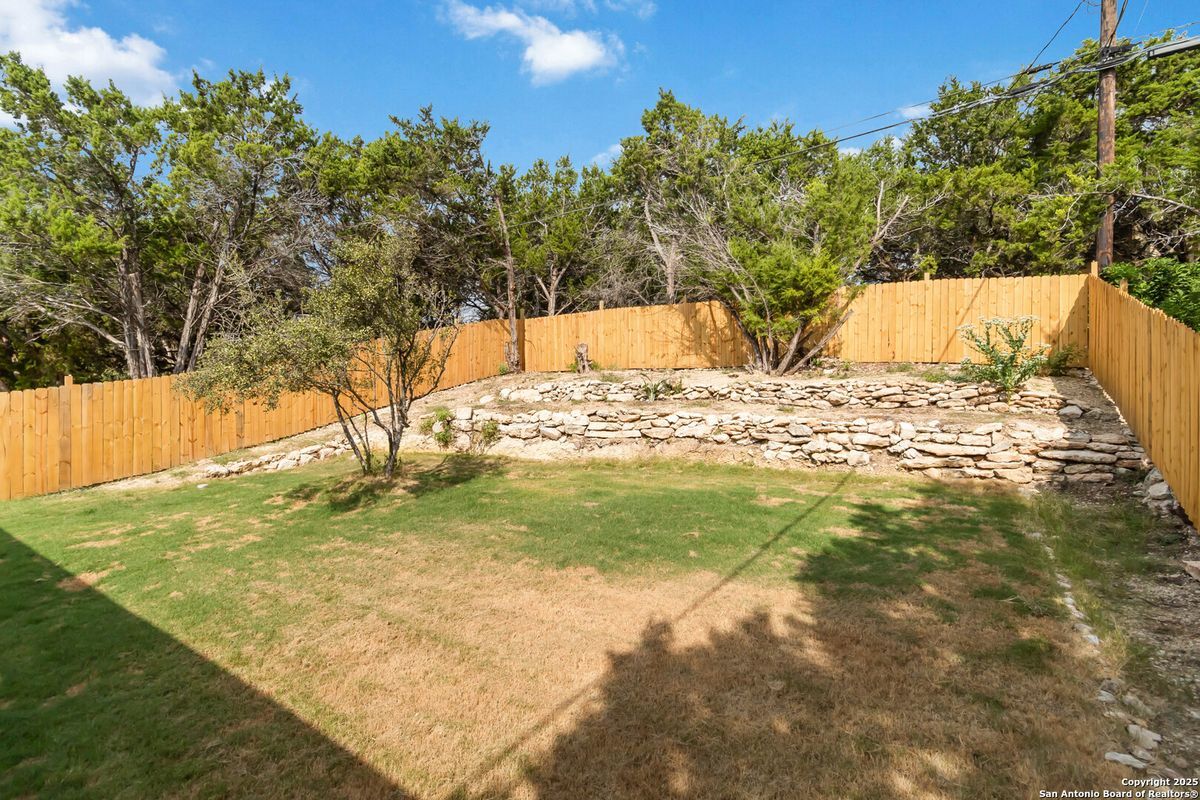 Building Photo - 567 Hummingbird Hill
