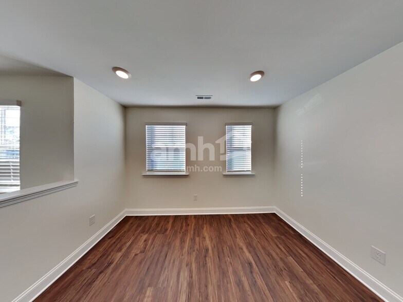 Building Photo - 551 Rivermist Dr