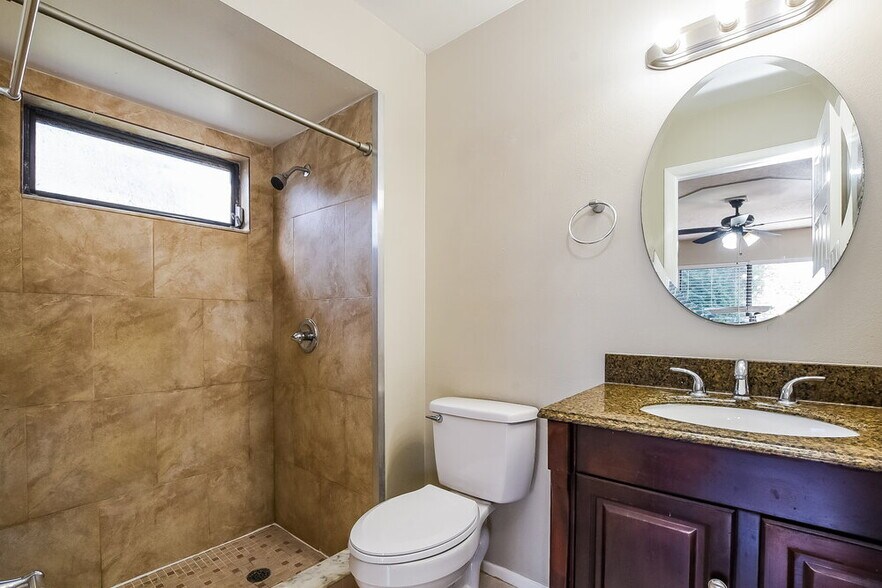 Building Photo - 1142 Covington St