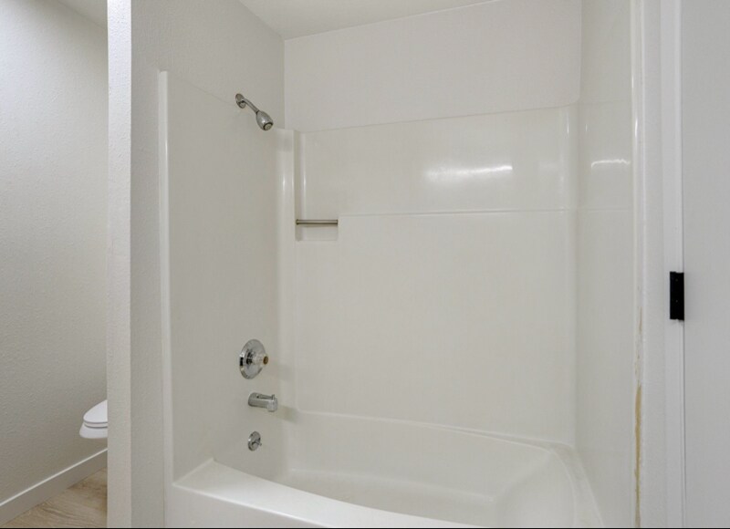 Building Photo - 902 NE Hacienda Ct