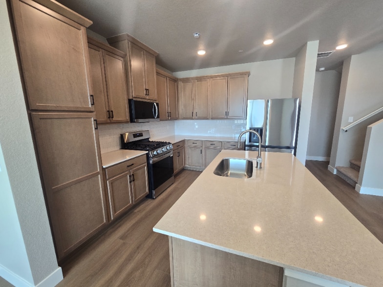 Building Photo - 4828 River Roads Dr