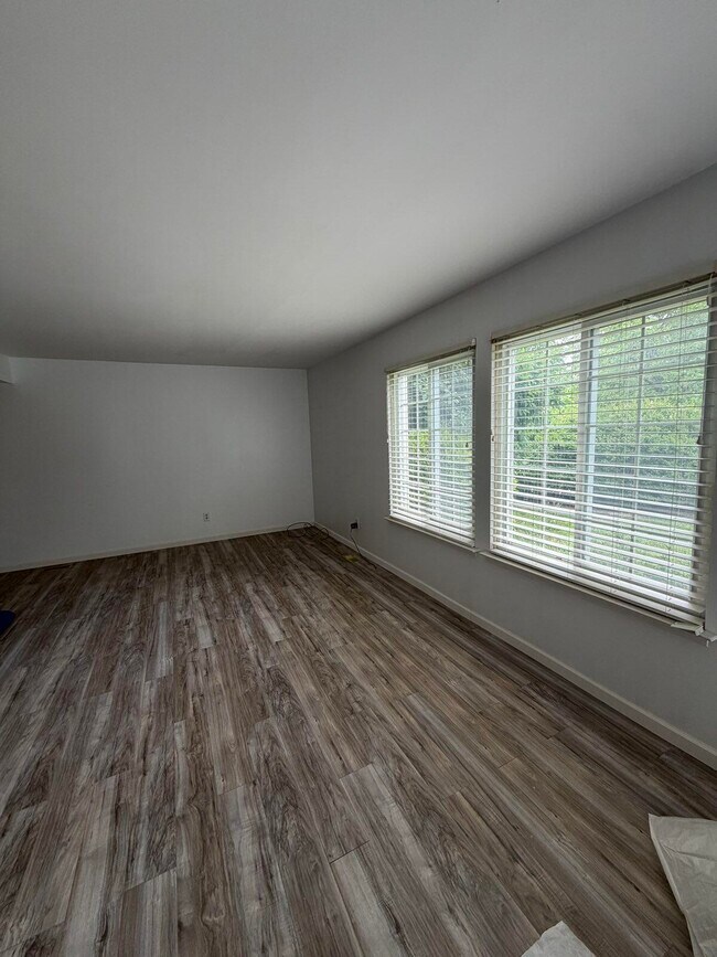 Building Photo - 44418 Newburyport Dr