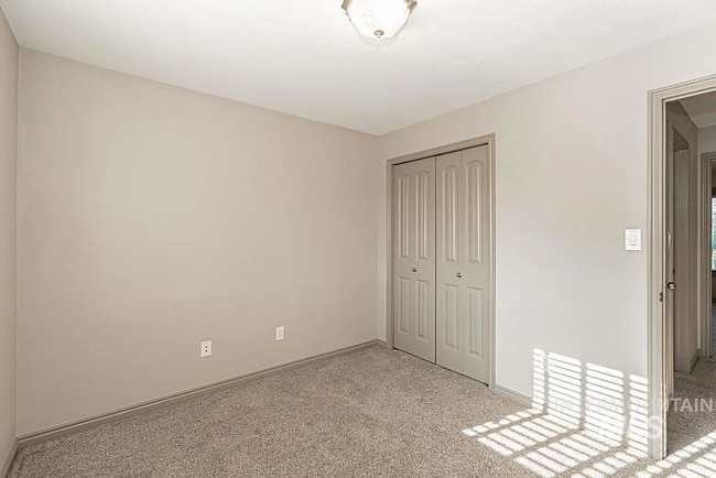 Building Photo - 2221 Frontier Dr