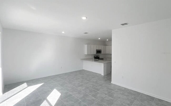 Building Photo - 2562 Skyline Lp