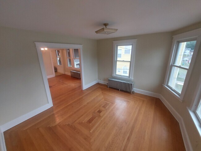 Building Photo - 12 East St