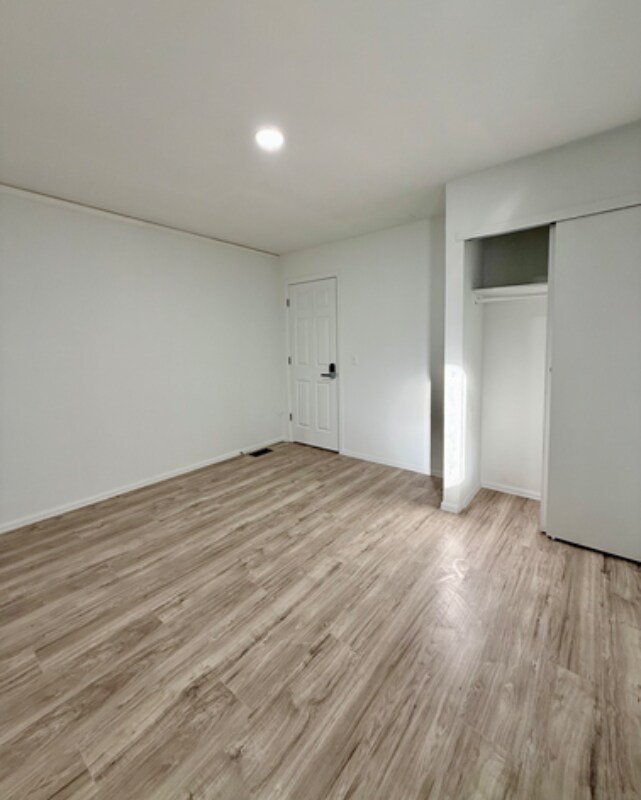 Building Photo - 2708 W 98th Dr