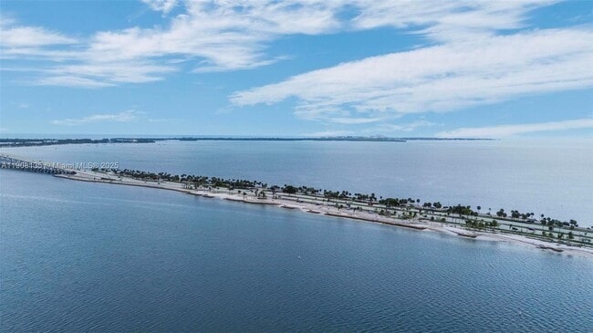 Building Photo - 2333 Brickell Ave