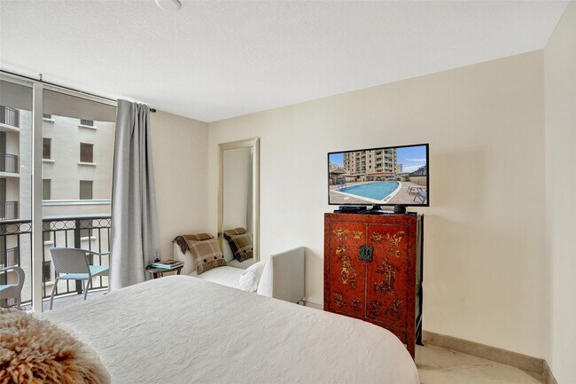 Building Photo - 2001 N Ocean Blvd