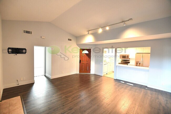 Building Photo - La Mesa | Rancho San Diego | End unit Cond...