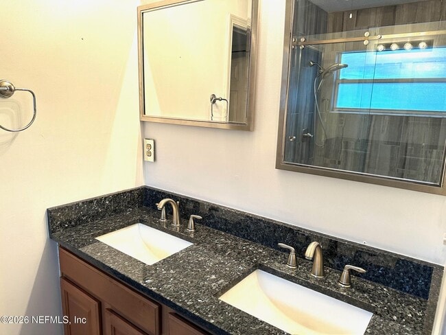 Building Photo - 5388 Hidden Gardens Dr